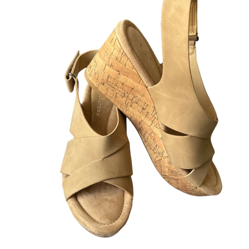 cl by laundry wedge delight nubuck nude